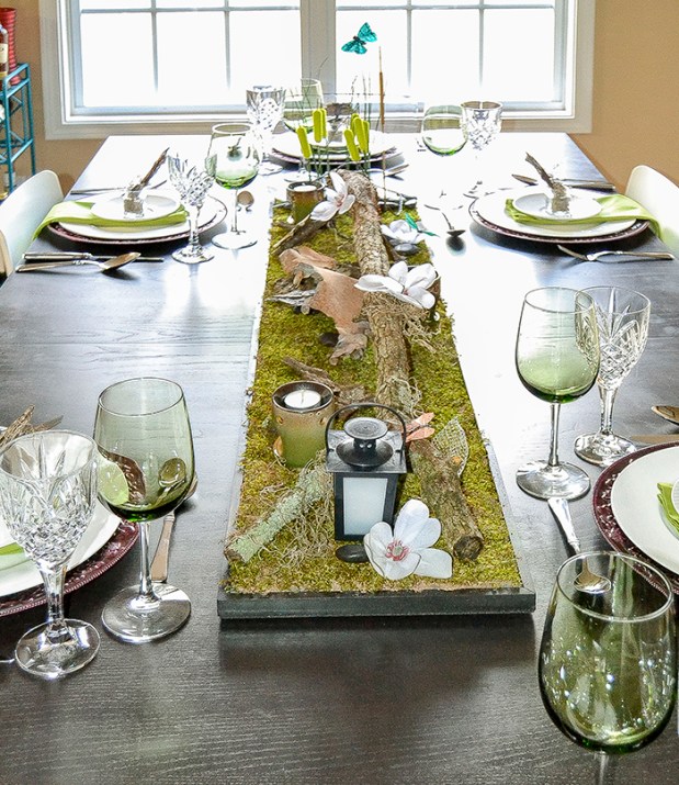 Bayou inspired table mardi gras party